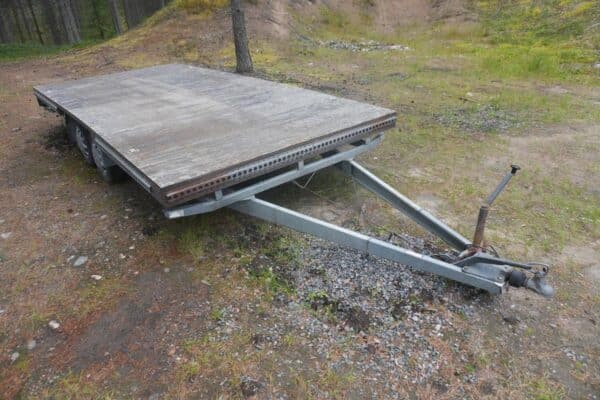 Matkaaja perävaunu/traileri