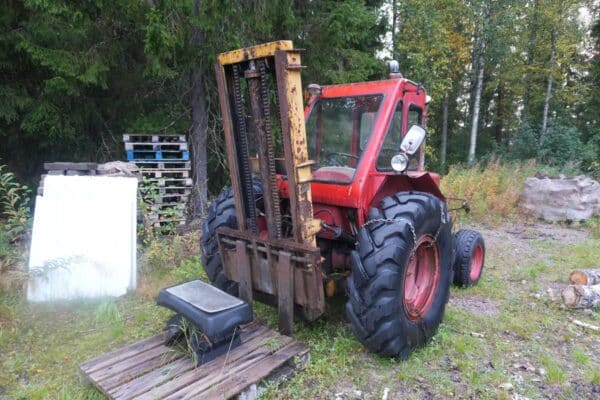Valmet 565 traktori - Image 3
