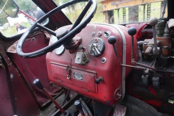 Valmet 565 traktori - Image 18