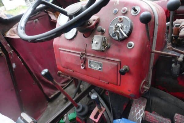 Valmet 565 traktori - Image 16