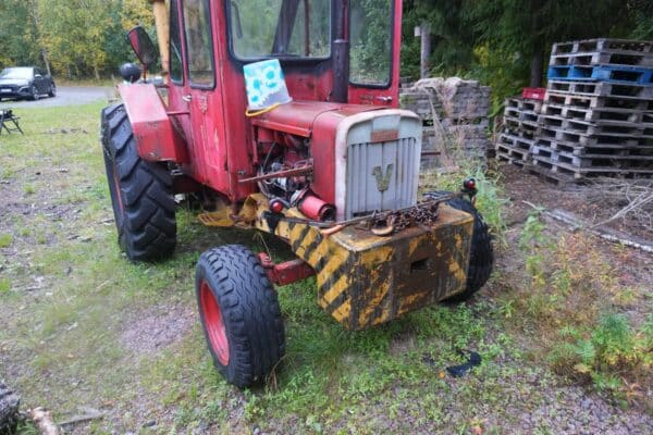 Valmet 565 traktori - Image 2