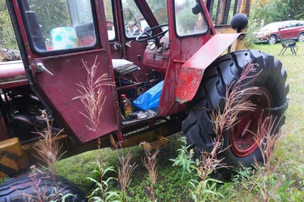 Valmet 565 traktori - Image 10