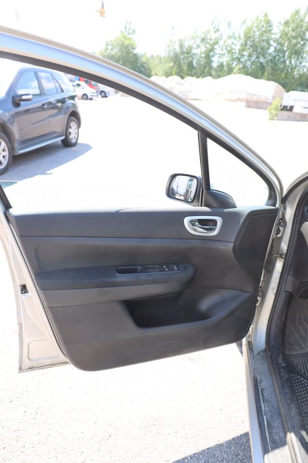 Peugeot 307 1.6 (ECF-762) - Image 40