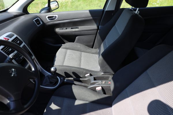Peugeot 307 1.6 (ECF-762) - Image 37
