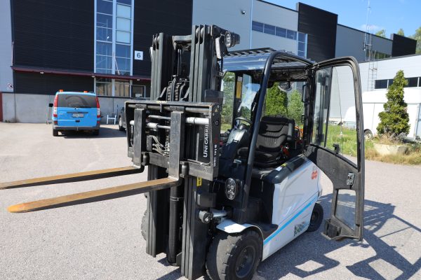 Uni Carries MX35L sähkötrukki (1) - Image 3