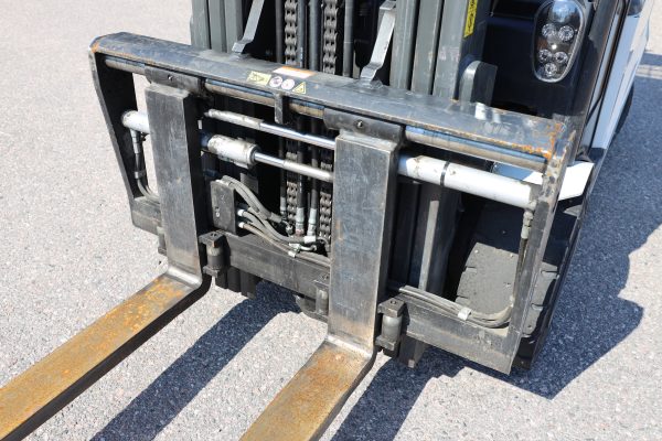 Uni Carries MX35L sähkötrukki (1) - Image 18