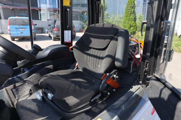 Uni Carries MX35L sähkötrukki (1) - Image 36