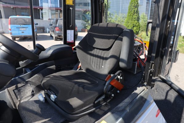 Uni Carries MX35L sähkötrukki (1) - Image 37