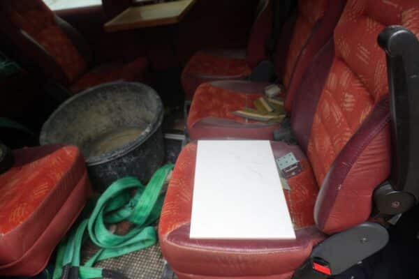 Toyota Hiace pakettiauto - Image 14