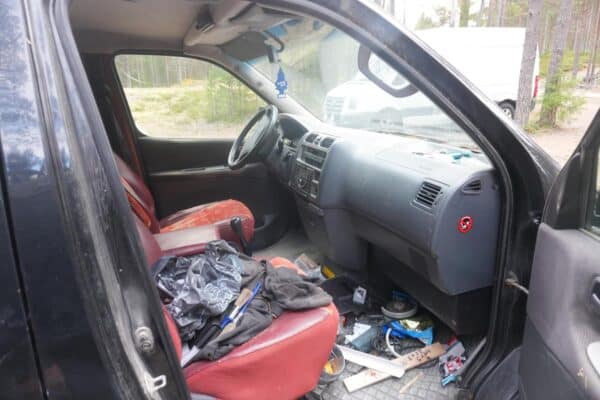 Toyota Hiace pakettiauto - Image 12
