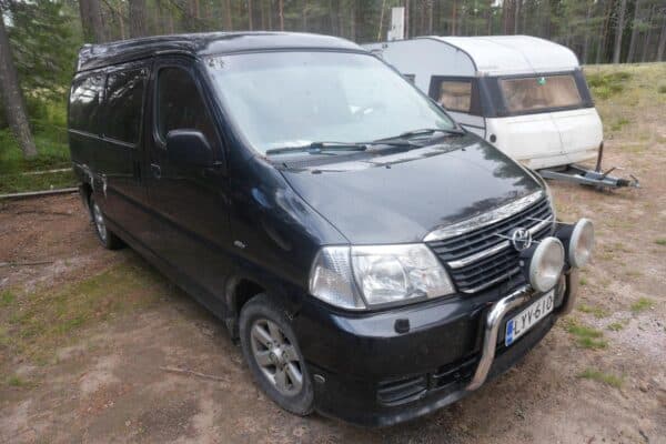 Toyota Hiace pakettiauto - Image 2