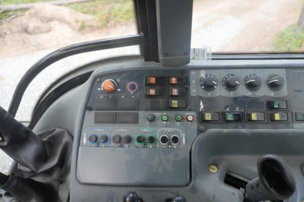 Valtra 65 liikennetraktori - Image 23