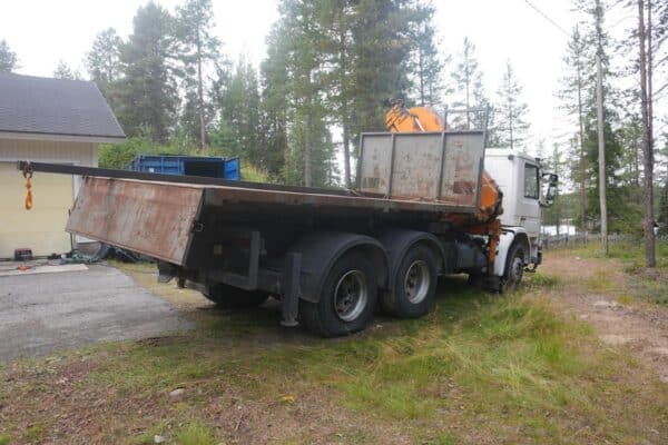 Scania 92H kuorma-auto kuormanostimella - Image 4