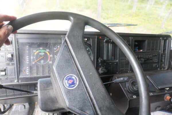 Scania 92H kuorma-auto kuormanostimella - Image 23