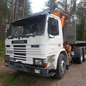 Scania 92H kuorma-auto kuormanostimella