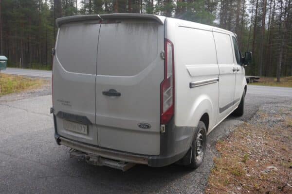 Ford Transit Custom pakettiauto - Image 5