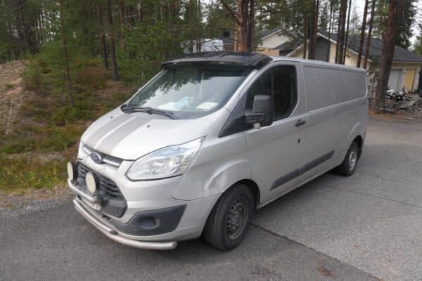 Ford Transit Custom pakettiauto