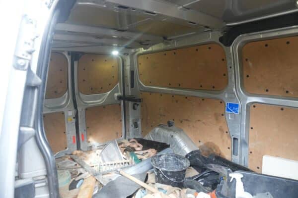 Ford Transit Custom pakettiauto - Image 13