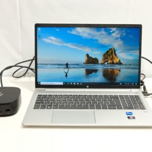 HP ProBook 450 G9 kannettava tietokone + telakka (BB101)