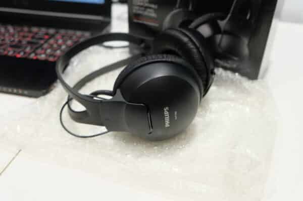 MSI MS-16K2 kannettava tietokone, Honor puhelin, Philips kuulokkeet (EL102) - Image 5