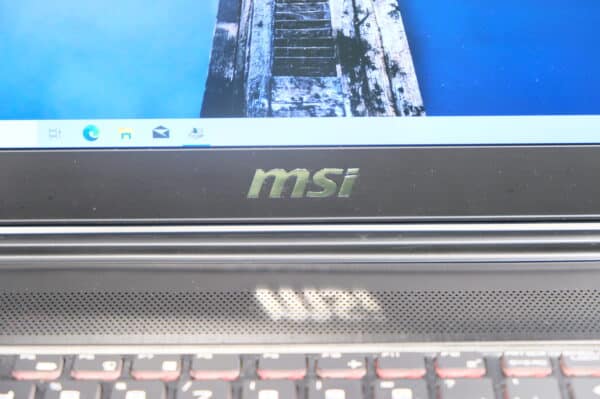 MSI MS-16K2 kannettava tietokone, Honor puhelin, Philips kuulokkeet (EL102) - Image 8