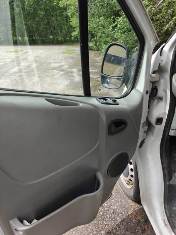 Nissan PRIMASTAR 2.0 (OZE-810) - Image 11