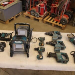 Makita akkutyökaluja (LT89)