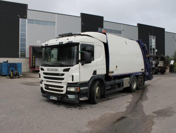 SCANIA P370 ROSKA-AUTO (NMO-762)