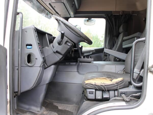 SCANIA P370 ROSKA-AUTO (NMO-762) - Image 26