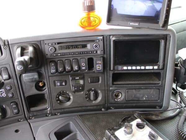 SCANIA P370 ROSKA-AUTO (NMO-762) - Image 32