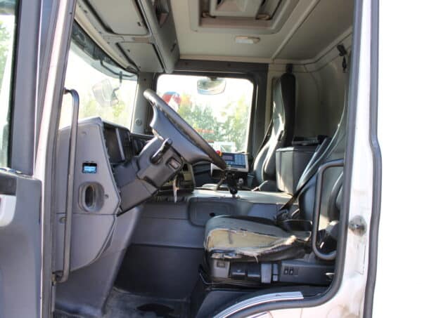 SCANIA P320 ROSKA-AUTO (MYT-405) - Image 30