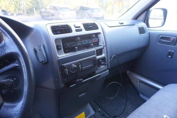 Toyota Hiace 4WD pakettiauto - Image 14