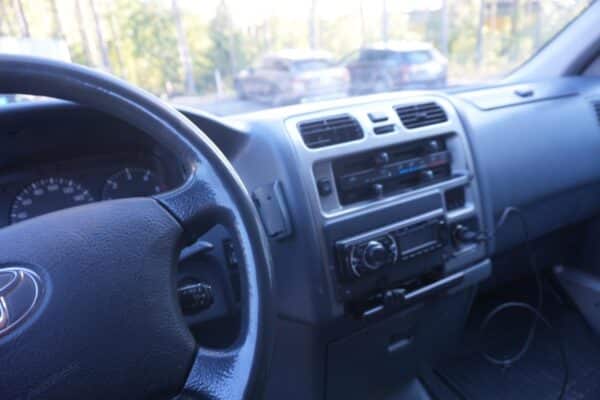 Toyota Hiace 4WD pakettiauto - Image 15