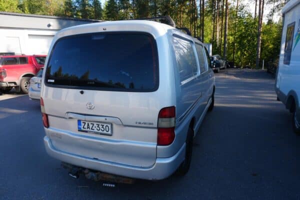 Toyota Hiace 4WD pakettiauto - Image 6