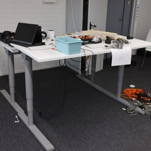 Sähköpöytä 2 kpl, superfox kuulokkeita, näyttö (2)