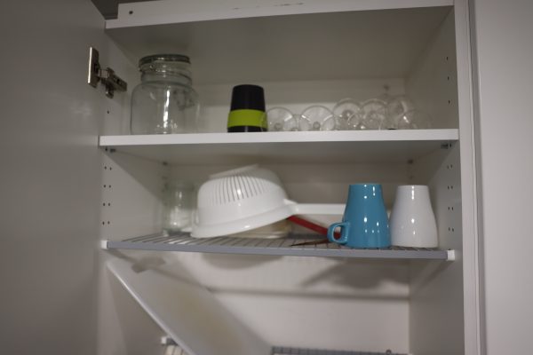 Siivoustarvikkeita, tikkaat, ajoramppi, keittiötarvikkeita, tuoli 3 kpl (8) - Image 15