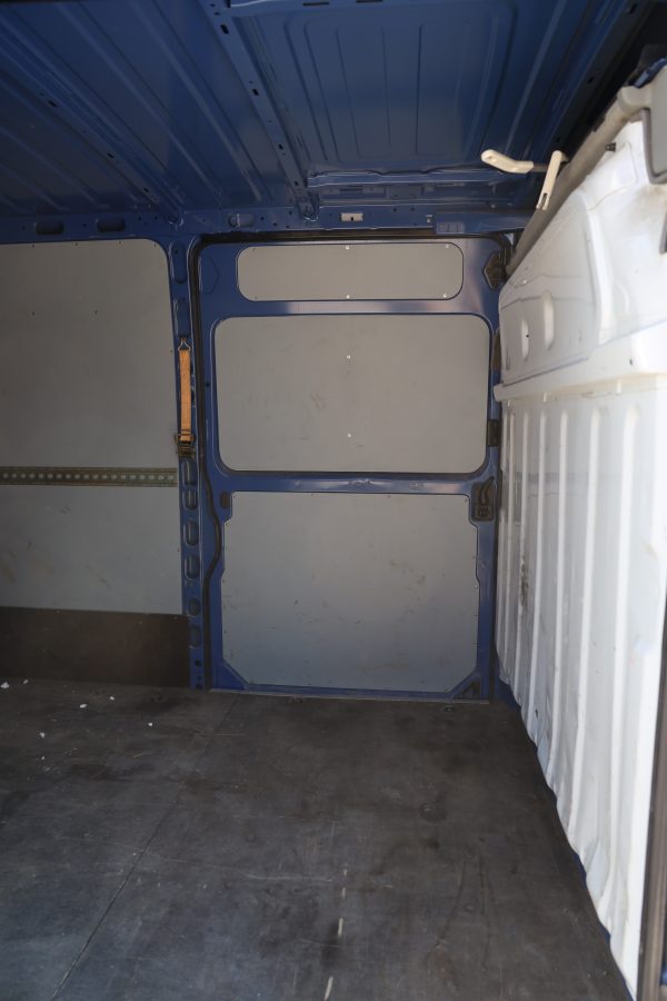 Renault MASTER FOURGON 2.5 (KMG-366) - Image 20
