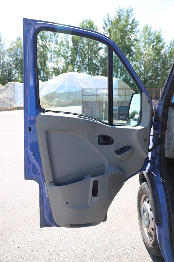 Renault MASTER FOURGON 2.5 (KMG-366) - Image 26