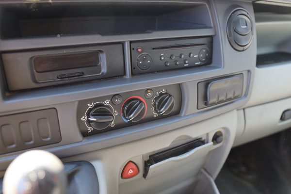 Renault MASTER FOURGON 2.5 (KMG-366) - Image 34