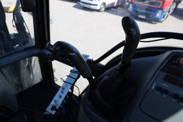 VALTRA M 120 TRAKTORI (103-JAE) - Image 39