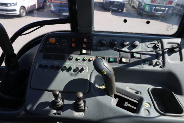VALTRA M 120 TRAKTORI (103-JAE) - Image 44