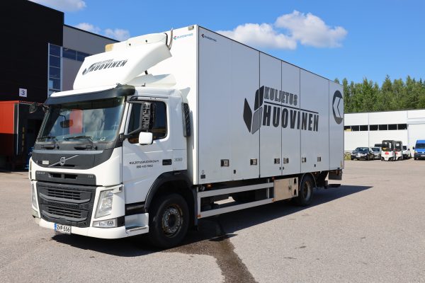 Volvo FM 330 4X2 Umpikorinen 10837cm3 (ZNP-556)