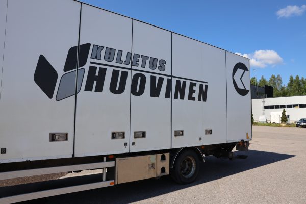 Volvo FM 330 4X2 Umpikorinen 10837cm3 (ZNP-556) - Image 13