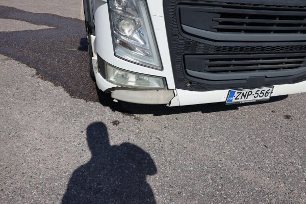 Volvo FM 330 4X2 Umpikorinen 10837cm3 (ZNP-556) - Image 22