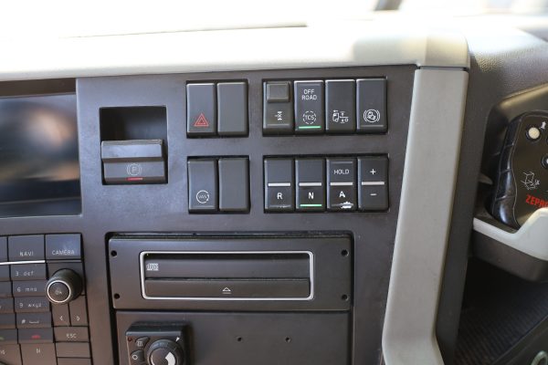 Volvo FM 330 4X2 Umpikorinen 10837cm3 (ZNP-556) - Image 61