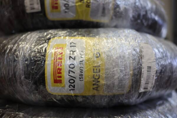 Michelin, Dunlop, Pirelli renkaita 18 kpl (1) - Image 17
