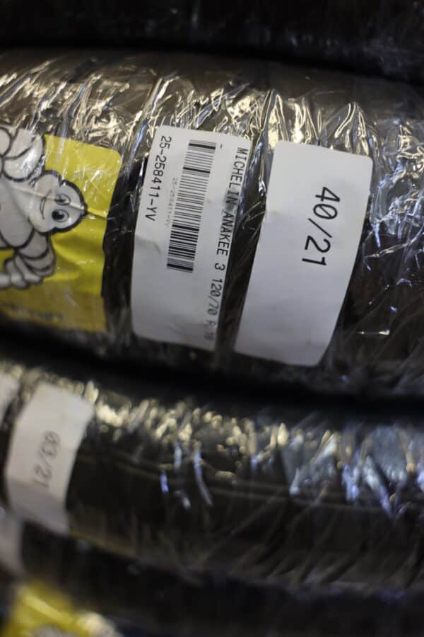 Michelin, Dunlop, Pirelli renkaita 18 kpl (1) - Image 13