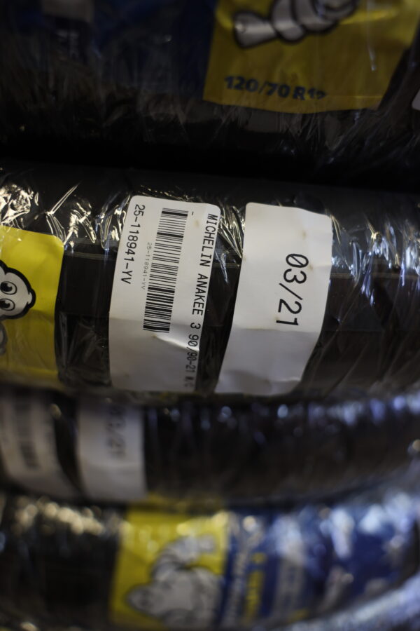 Michelin, Dunlop, Pirelli renkaita 18 kpl (1) - Image 12