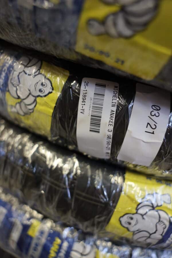 Michelin, Dunlop, Pirelli renkaita 18 kpl (1) - Image 11