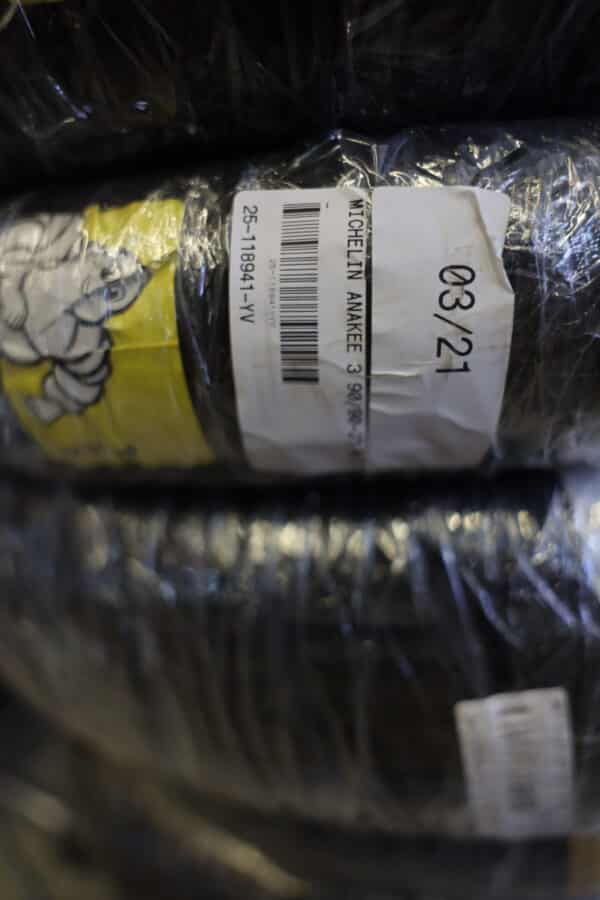 Michelin, Dunlop, Pirelli renkaita 18 kpl (1) - Image 9